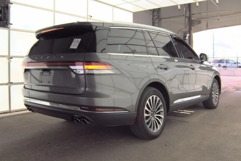 2022 Lincoln Aviator Reserve photo 1