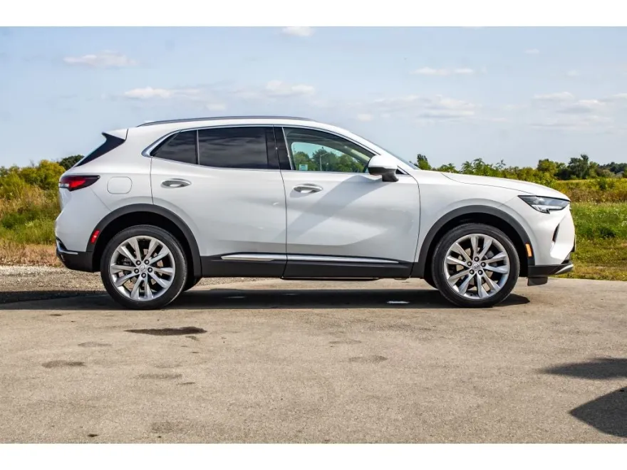 2023 Buick Envision Essence photo 1