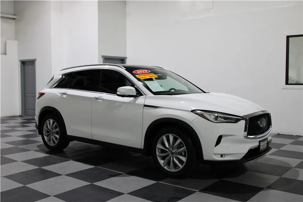 2019 Infiniti QX50 Essential SPORT photo 1