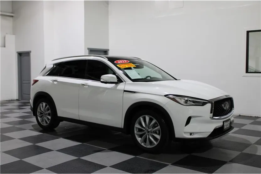 2019 Infiniti QX50 Essential SPORT photo 1