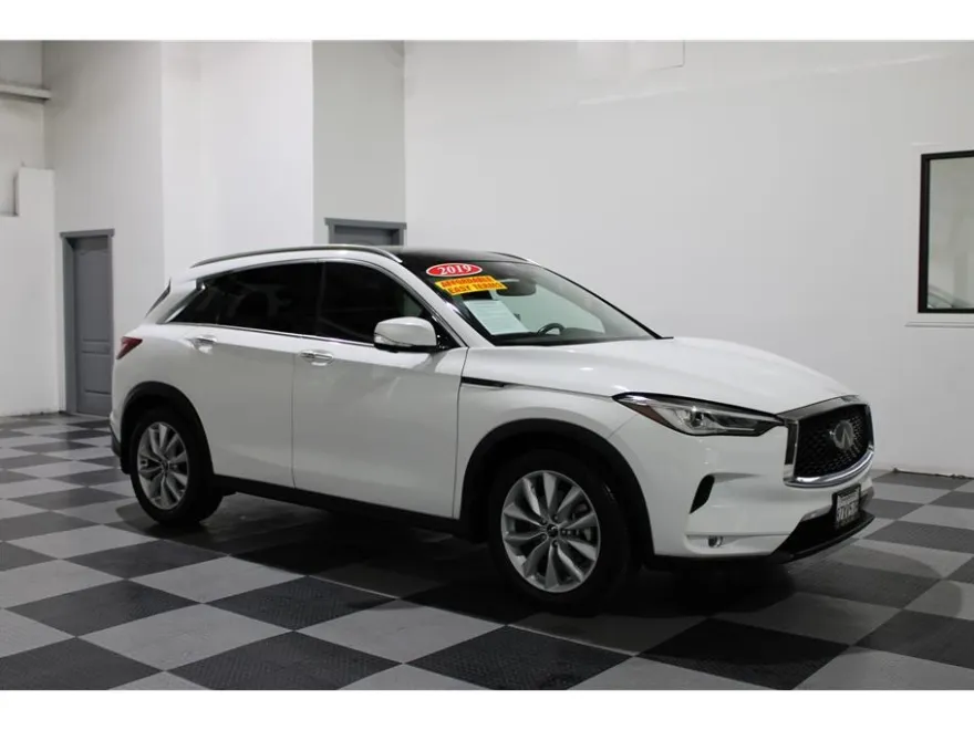 2019 Infiniti QX50 Essential SPORT photo 1