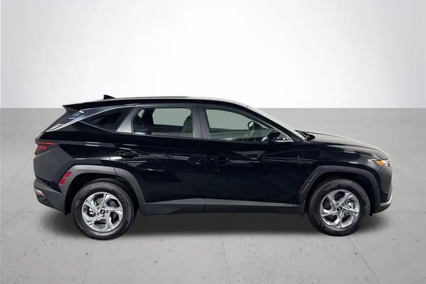 2023 Hyundai Tucson SE photo 1