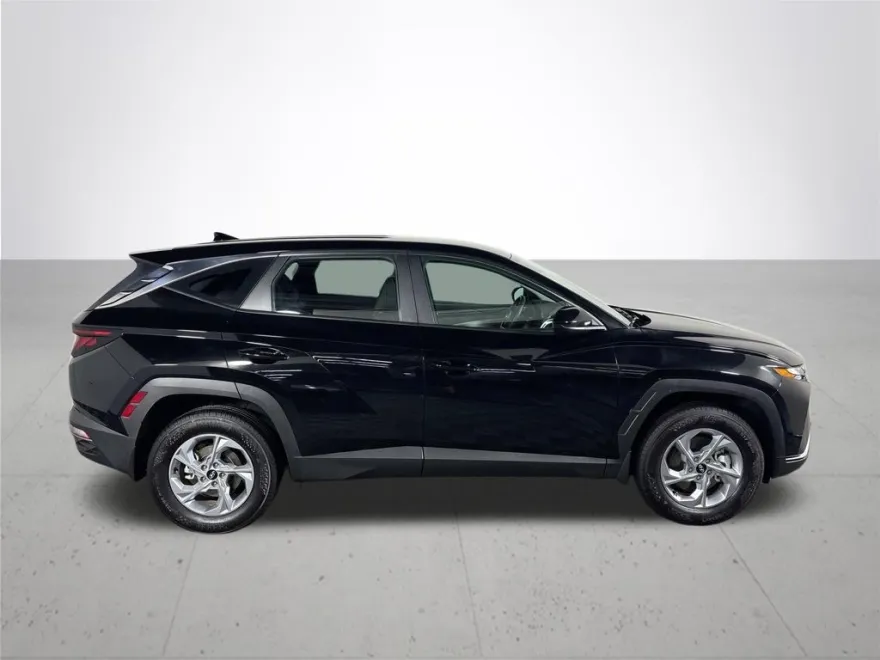 2023 Hyundai Tucson SE photo 1