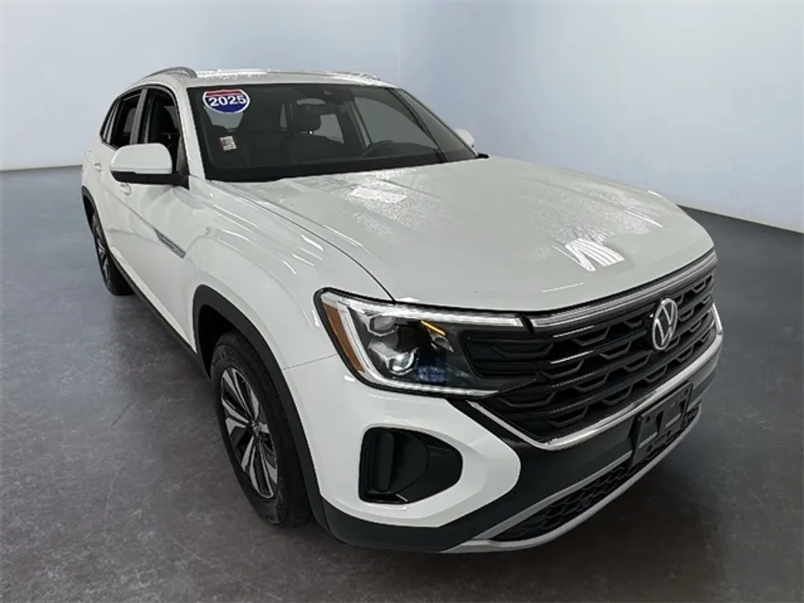2025 Volkswagen Atlas Cross Sport SE photo 1