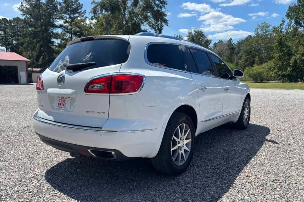 2017 Buick Enclave Leather photo 1