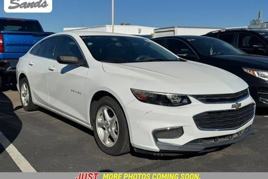 2016 Chevrolet Malibu LS photo 1
