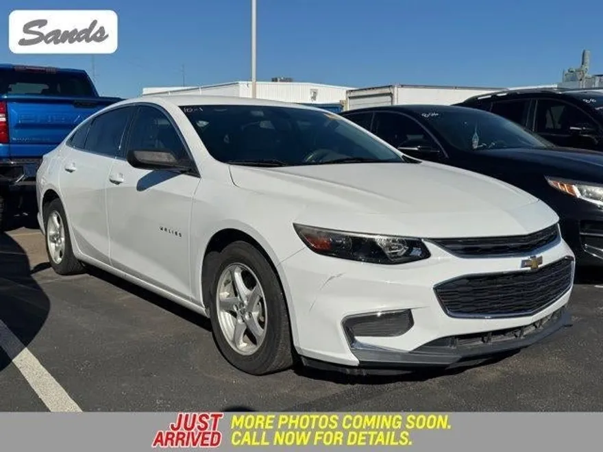 2016 Chevrolet Malibu LS photo 1
