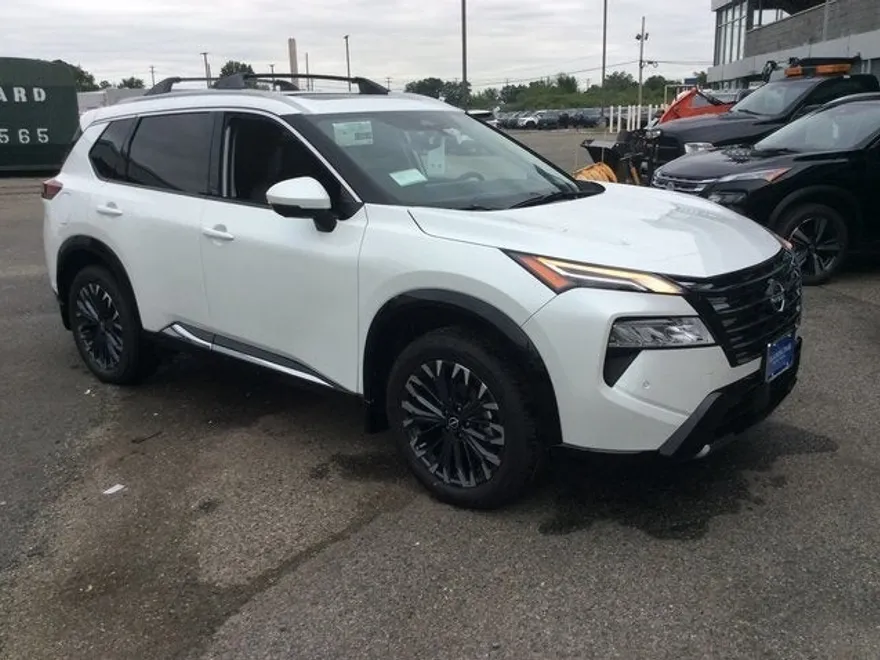 2026 Nissan Rogue Platinum photo 1