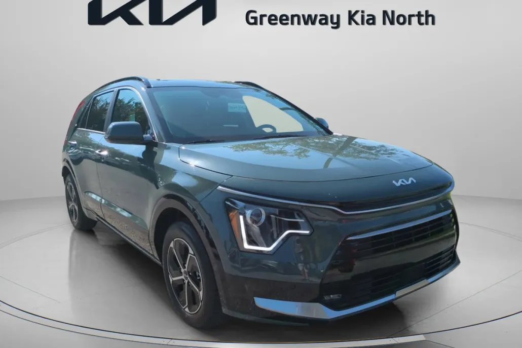 2025 Kia Niro SX photo 1