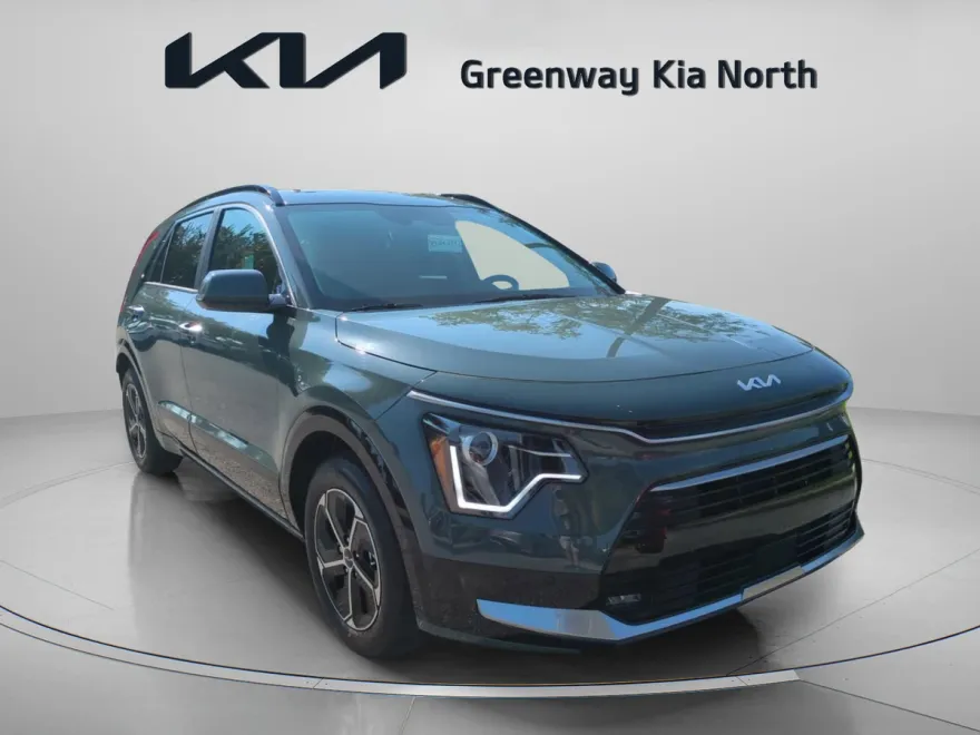 2025 Kia Niro SX photo 1