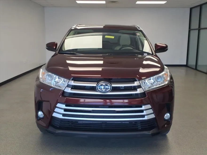2019 Toyota Highlander XLE photo 1