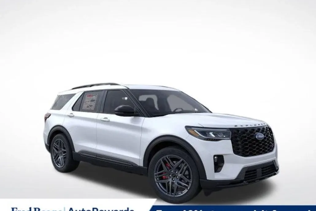 2025 Ford Explorer ST photo 1
