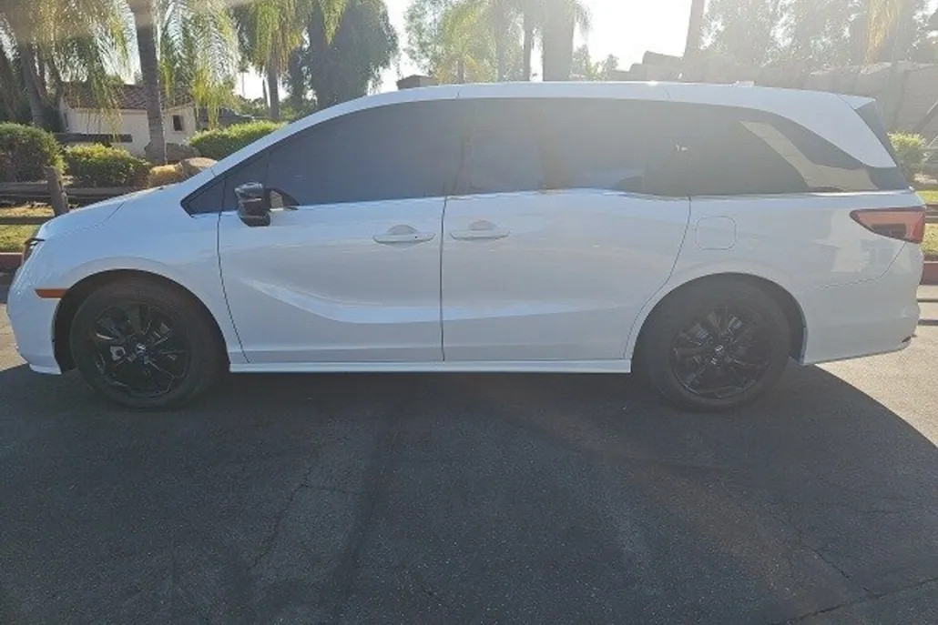 2024 Honda Odyssey Sport photo 1