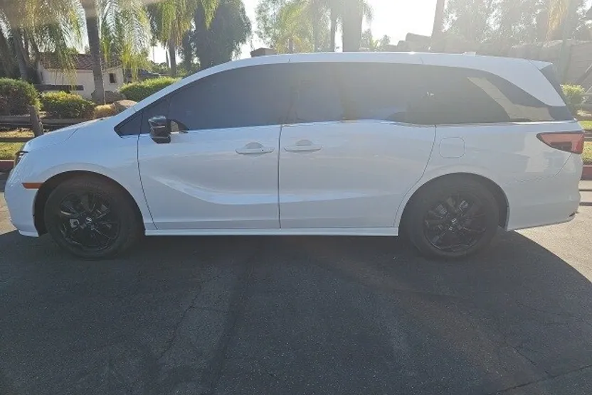2024 Honda Odyssey Sport photo 1