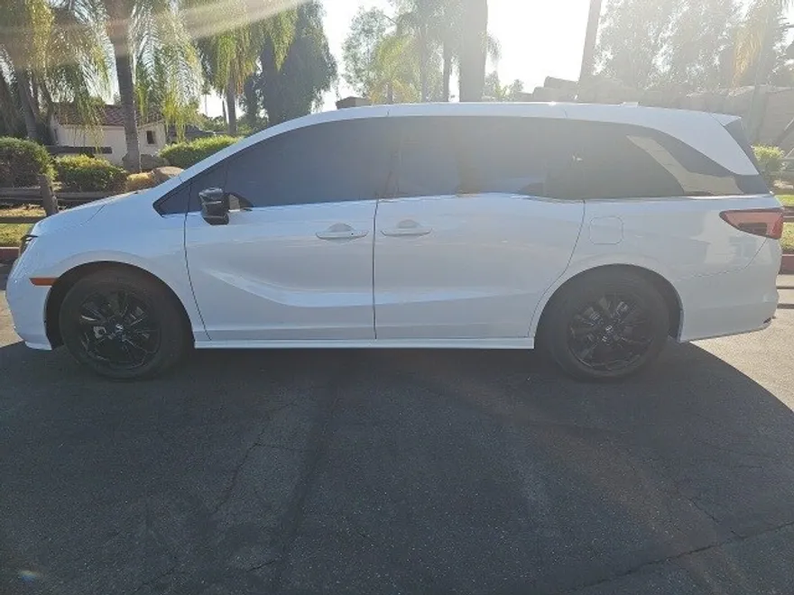 2024 Honda Odyssey Sport photo 1