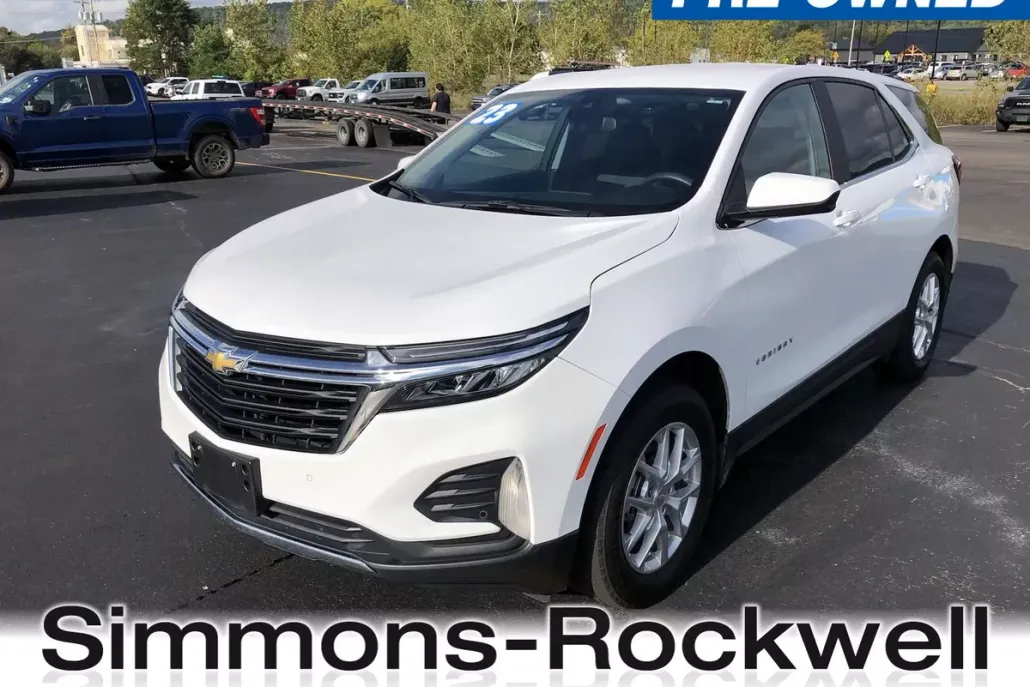 2023 Chevrolet Equinox LT photo 1