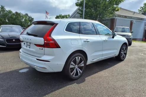 2022 Volvo XC60 Inscription photo 3