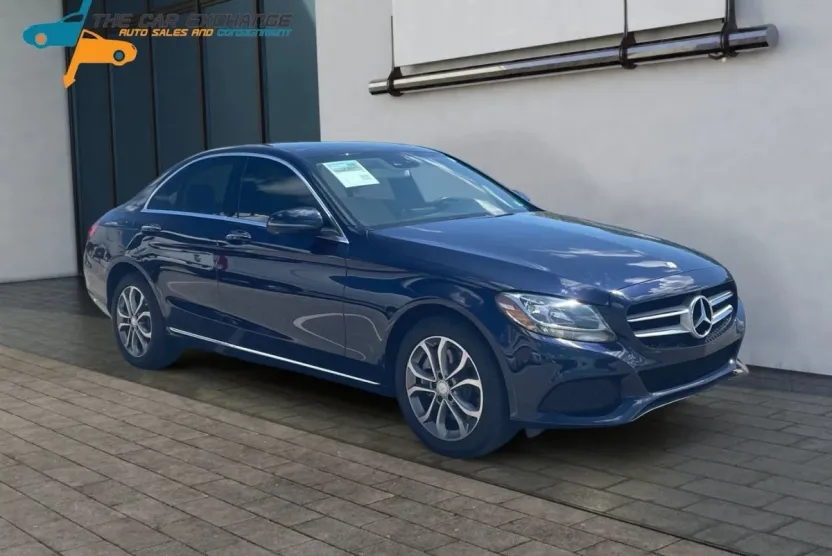 2017 Mercedes Benz C 300 4MATIC Sedan photo 1