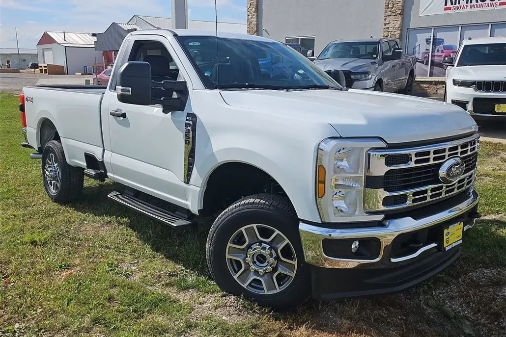 2025 Ford F-350 XLT photo 1