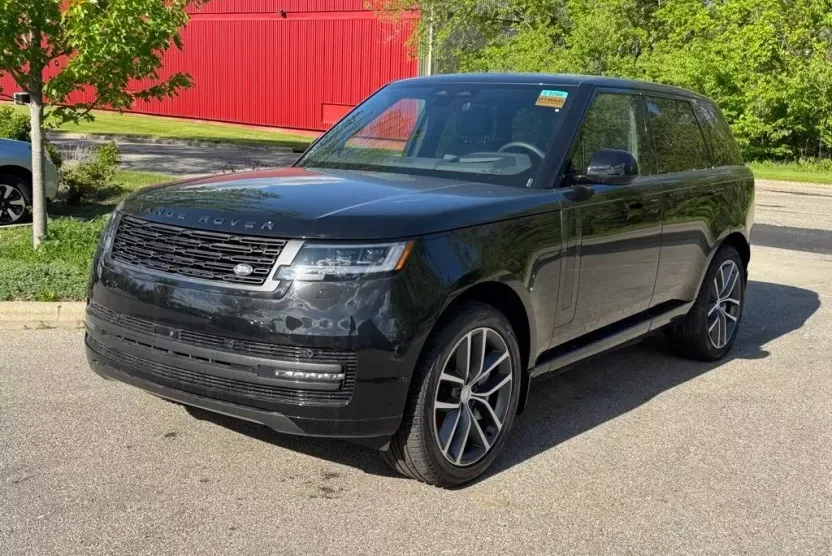 2025 Land Rover Range Rover SE photo 1