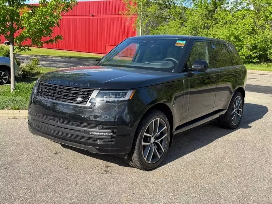 2025 Land Rover Range Rover SE photo 1