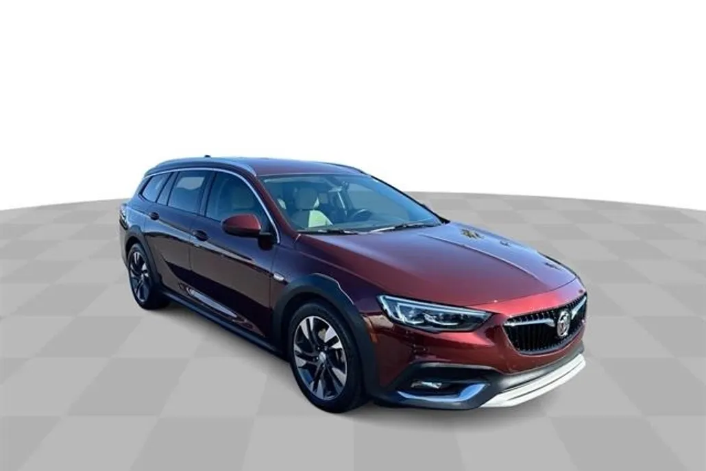2018 Buick Regal TourX Essence photo 1