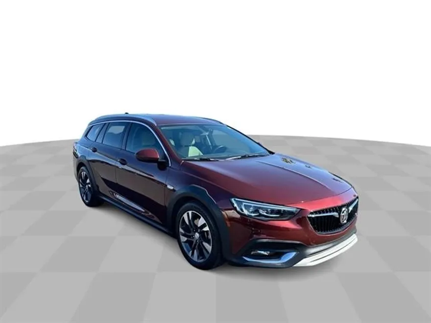 2018 Buick Regal TourX Essence photo 1