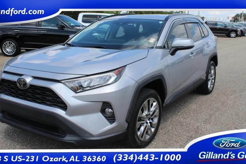 2019 Toyota RAV4 XLE Premium photo 1