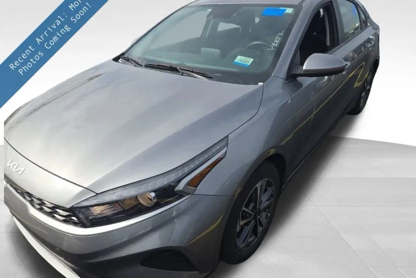 2024 Kia Forte LXS photo 1