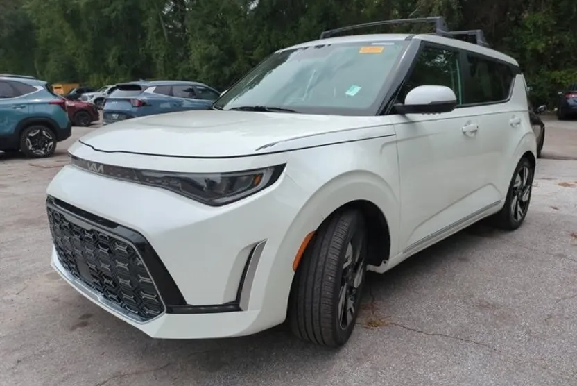 2023 Kia Soul GT-Line photo 1