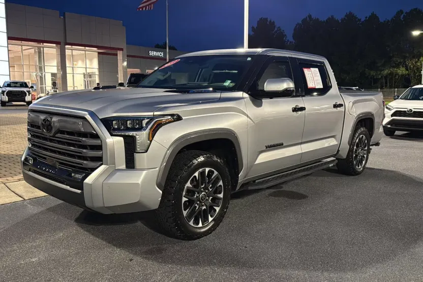 2023 Toyota Tundra Limited CrewMax photo 1