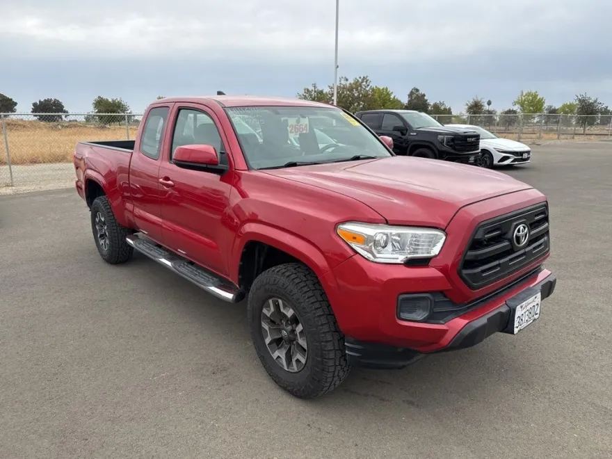 2017 Toyota Tacoma SR photo 1