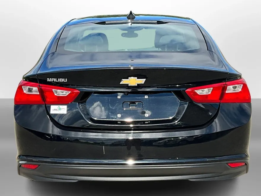 2020 Chevrolet Malibu LS photo 1