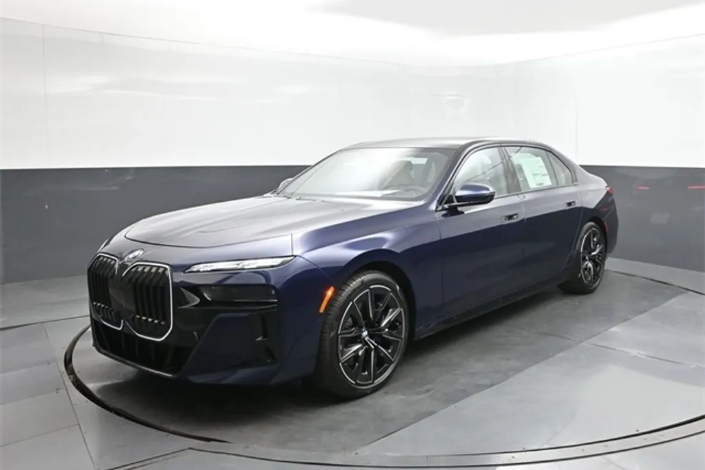 2025 Bmw 740i photo 1