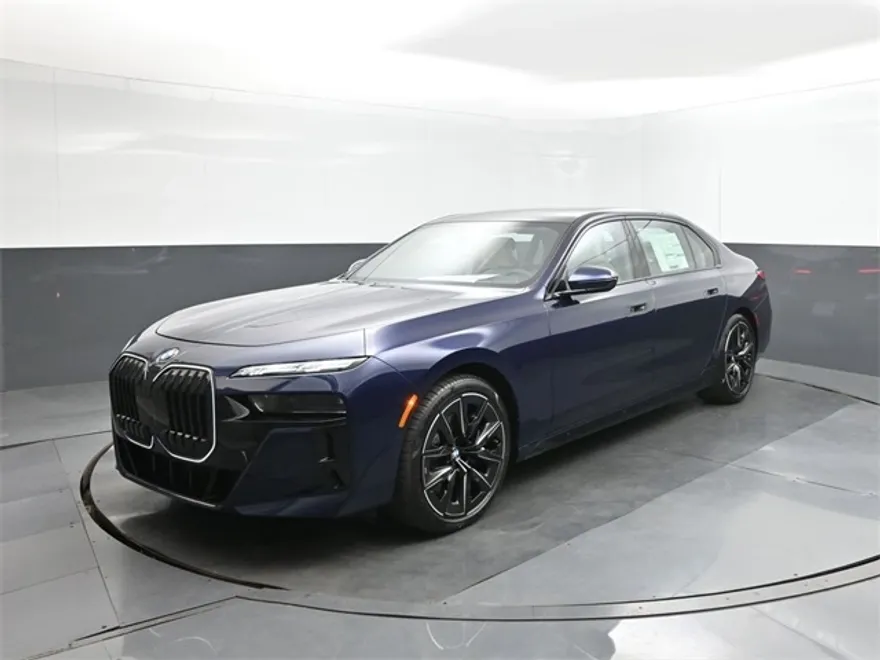 2025 Bmw 740i photo 1