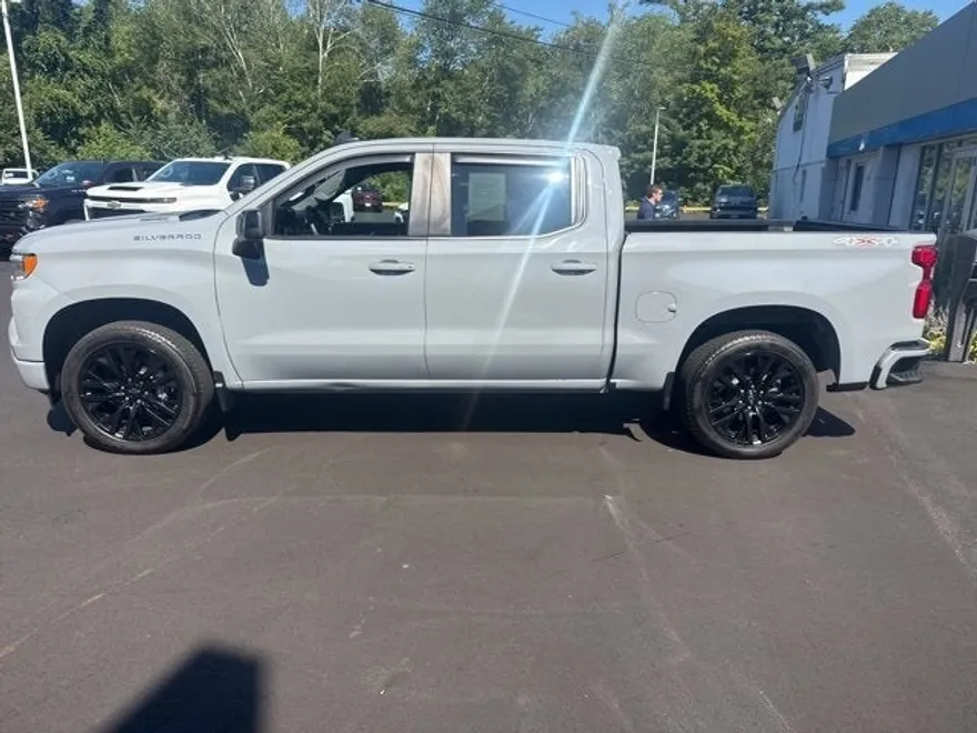 2024 Chevrolet Silverado 1500 RST photo 1