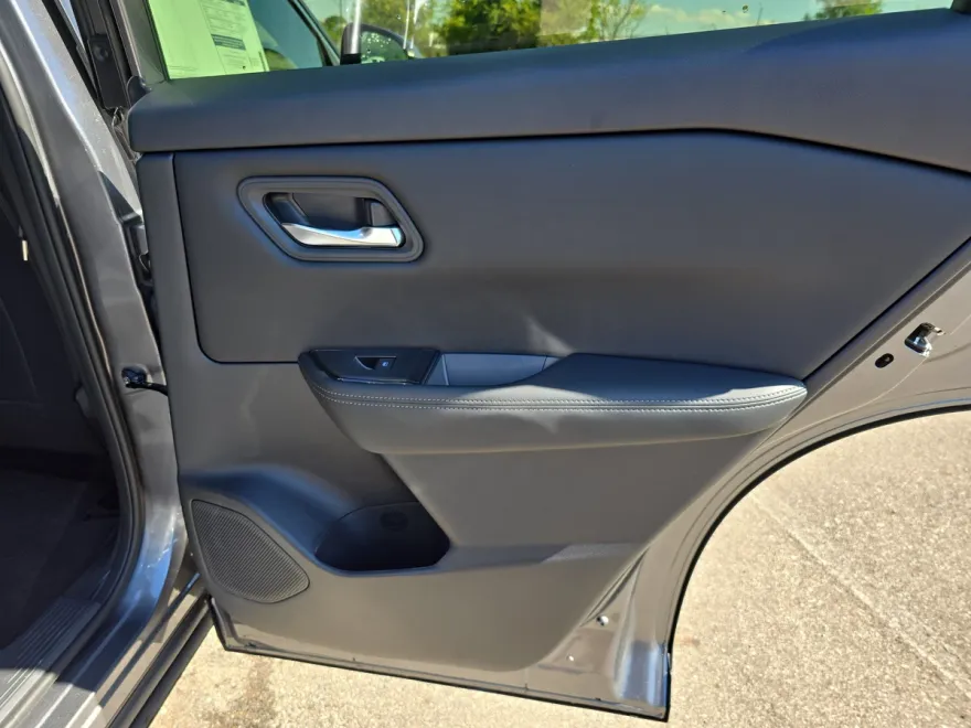 2026 Nissan Rogue SV photo 1