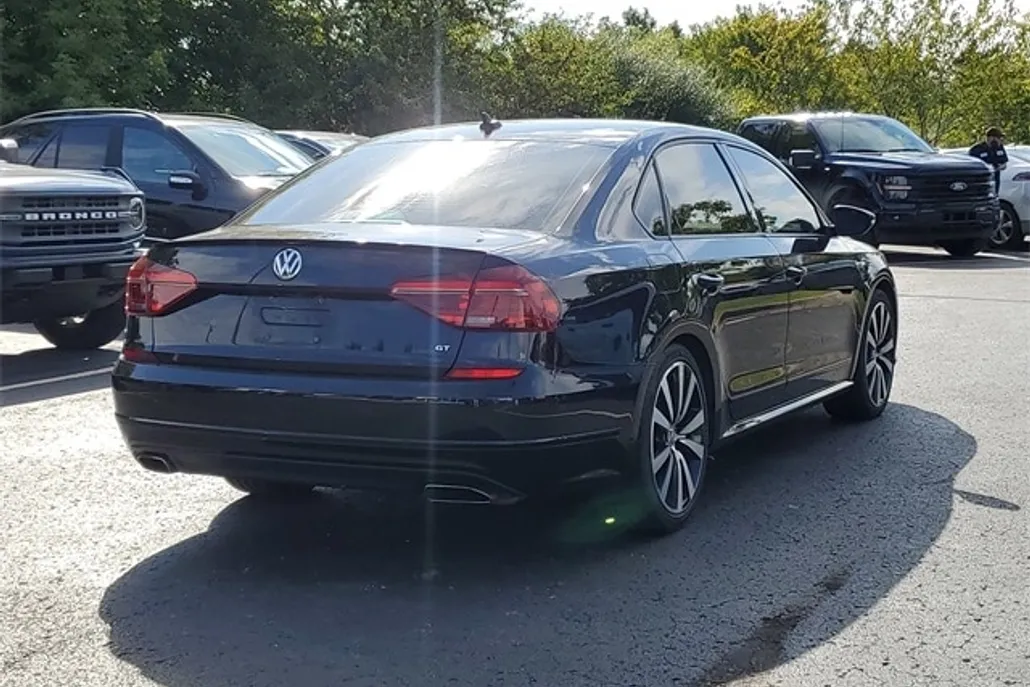 2018 Volkswagen Passat 3.6L V6 GT photo 1