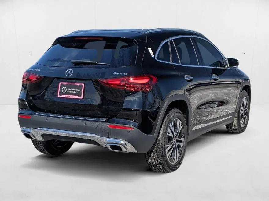 2025 Mercedes Benz GLA 250 4MATIC photo 1