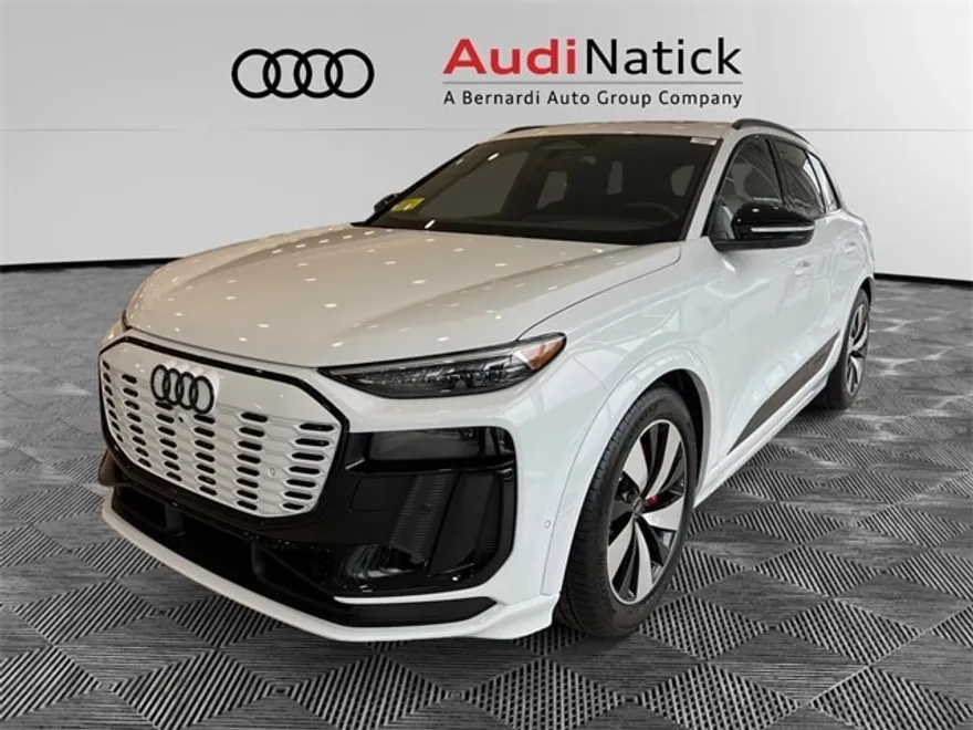 2025 Audi SQ6 photo 1