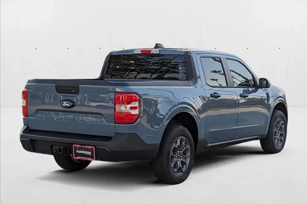 2025 Ford Maverick XLT photo 1