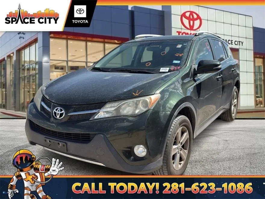 2013 Toyota RAV4 XLE photo 1