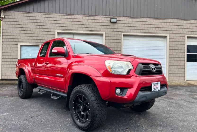 2013 Toyota Tacoma V6 4x4 Access Cab photo 1
