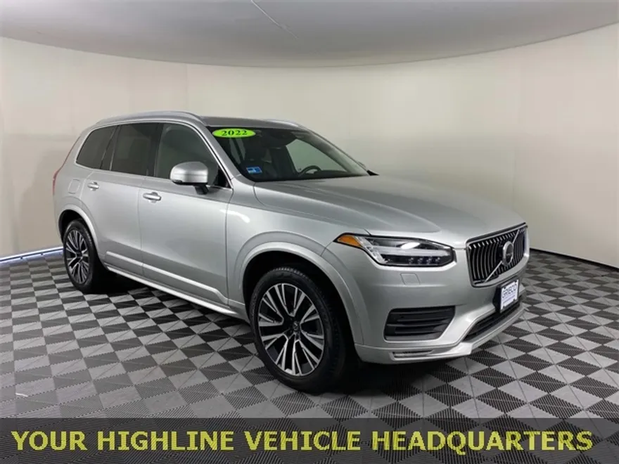 2022 Volvo XC90 T6 Momentum photo 1
