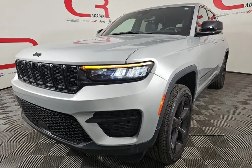 2023 Jeep Grand Cherokee Altitude X photo 1