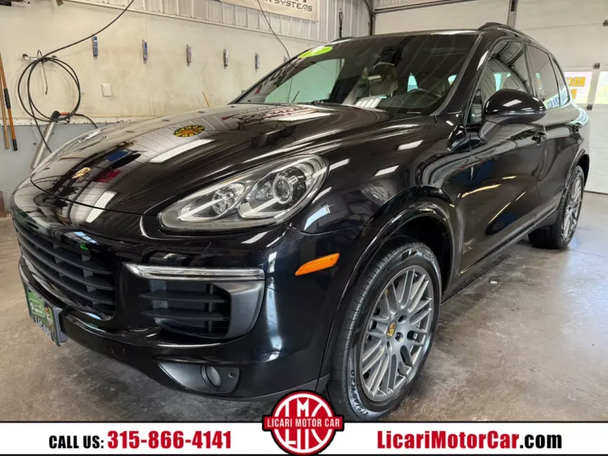 2018 Porsche Cayenne Platinum Edition photo 1