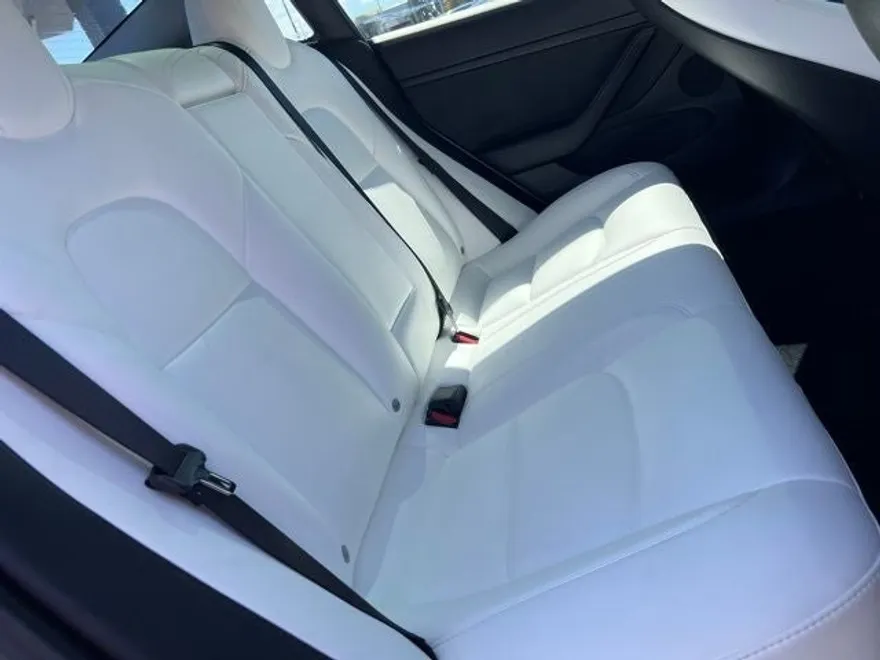 2022 Tesla Model 3 Performance photo 31