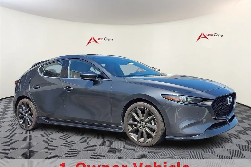 2022 Mazda Mazda3 Premium Plus photo 1