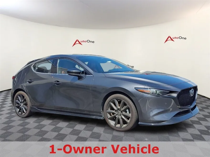 2022 Mazda Mazda3 Premium Plus photo 1