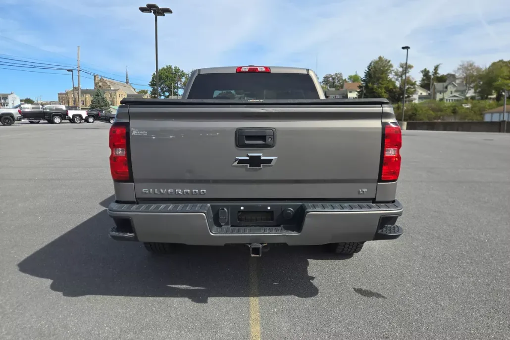 2017 Chevrolet Silverado 1500 LT photo 1